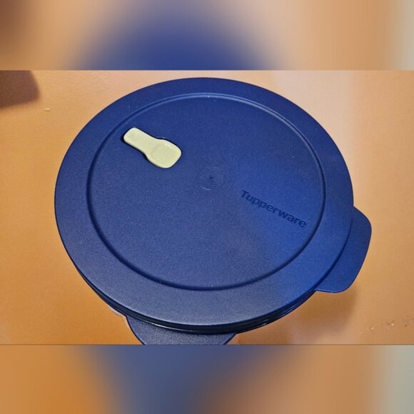 SOLD POSH CANADA - NEW-Crystal-Wave with strainer - 3.8L - Picture 2 of 6